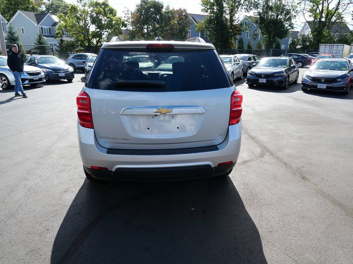 Used 2017 Chevrolet Equinox LT w/ Convenience Package AWD/4WD image 4