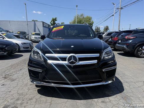 Used 2015 Mercedes-Benz GL 550 4MATIC image 2