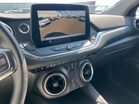 Used 2025 Chevrolet Blazer LT FWD image 20