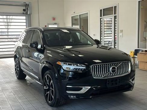 Certified 2023 Volvo XC90 B6 Plus image 2