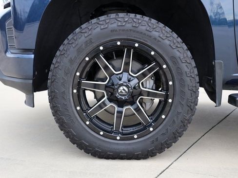 Used 2020 Chevrolet Silverado 1500 High Country w/ Technology Package image 10