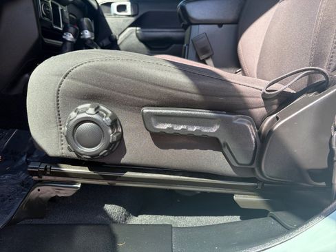 Used 2023 Jeep Gladiator Sport AWD/4WD image 15