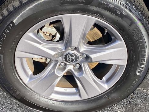 Used 2025 Toyota RAV4 XLE image 29