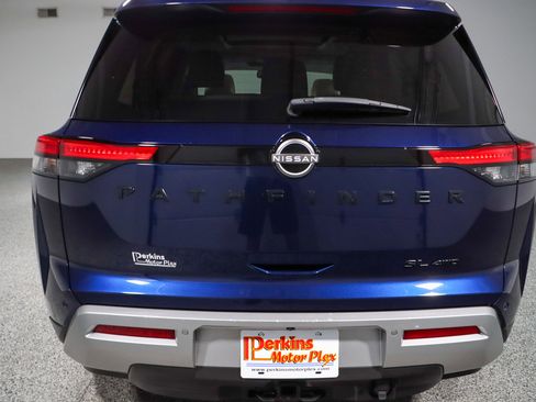Used 2022 Nissan Pathfinder SL w/ SL Premium Package image 8