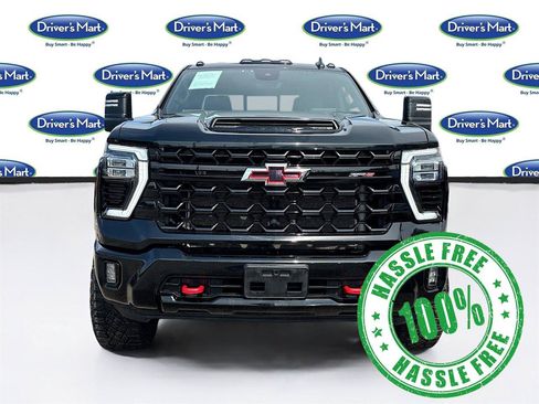 Used 2024 Chevrolet Silverado 2500 ZR2 w/ Technology Package AWD/4WD image 2