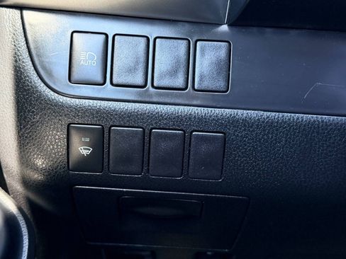 Used 2019 Toyota Highlander LE AWD/4WD image 42