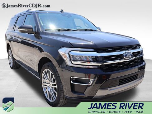 Used 2024 Ford Expedition Limited AWD/4WD image 8