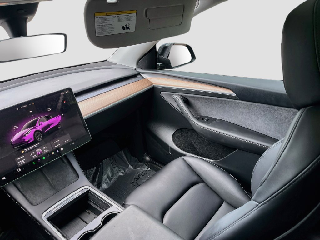 Used 2025 Tesla Model Y Long Range RWD image 23