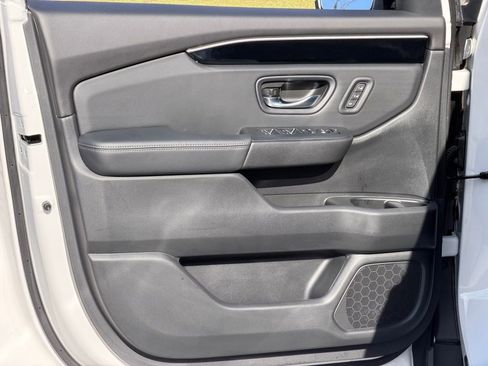 Used 2025 Honda Pilot EX-L image 14