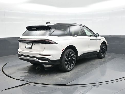 New 2026 Lincoln Nautilus Reserve w/ Jet Appearance Package image 7