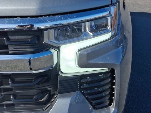 Used 2024 Chevrolet Silverado 1500 LT image 13