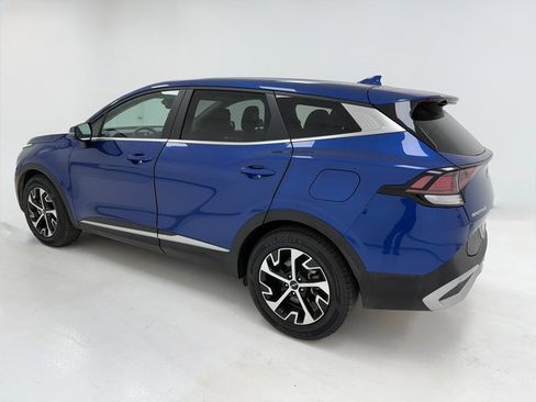 Used 2023 Kia Sportage EX image 2