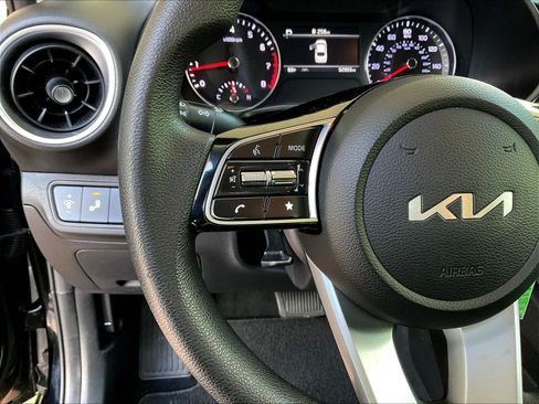 Used 2023 Kia Forte LXS w/ LXS Technology Package FWD image 10