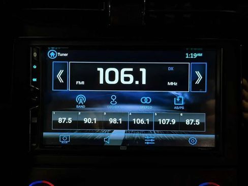Used 2008 Chevrolet Corvette Coupe w/ Z51 Performance Package RWD image 32