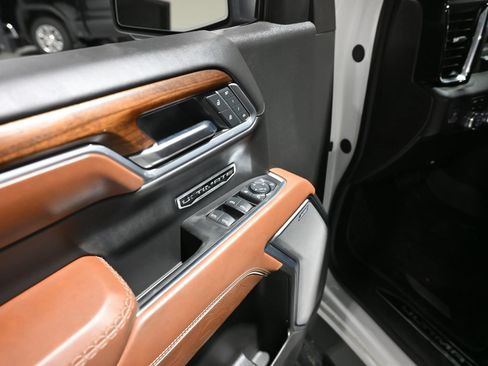 Used 2025 GMC Sierra 1500 Denali Ultimate AWD/4WD image 16