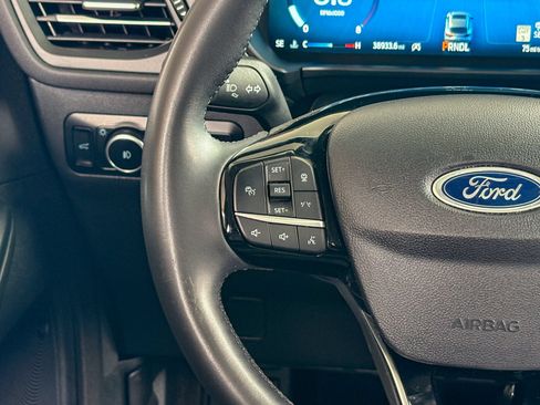 Used 2023 Ford Escape Platinum w/ Premium Technology Package AWD/4WD image 18