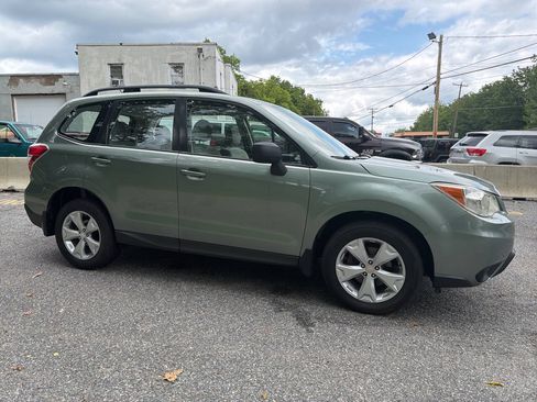 Used 2015 Subaru Forester 2.5i w/ Alloy Wheel Package AWD/4WD image 9