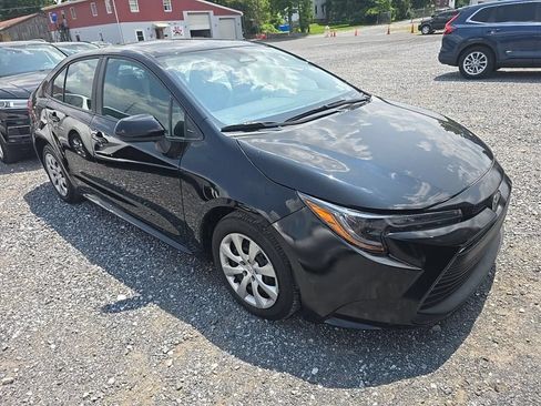 Used 2025 Toyota Corolla LE FWD image 3