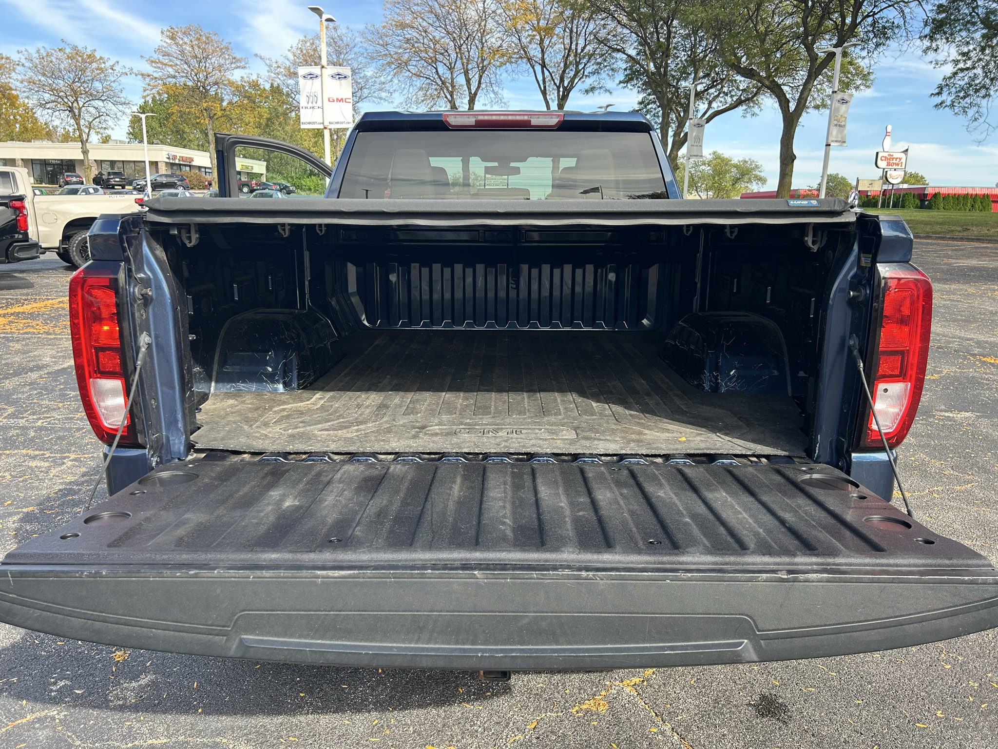 Used 2020 GMC Sierra 1500 SLE w/ SLE Value Package AWD/4WD image 28