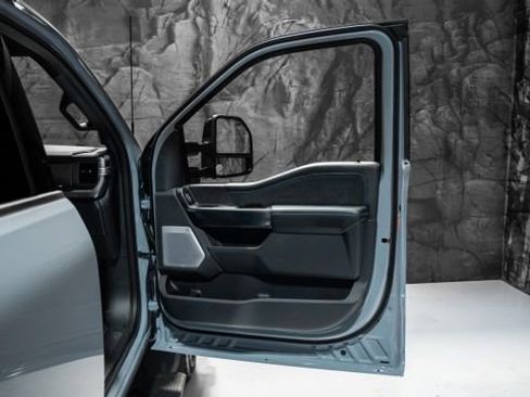 Used 2025 Ford F450 Platinum w/ FX4 Off-Road Package image 9