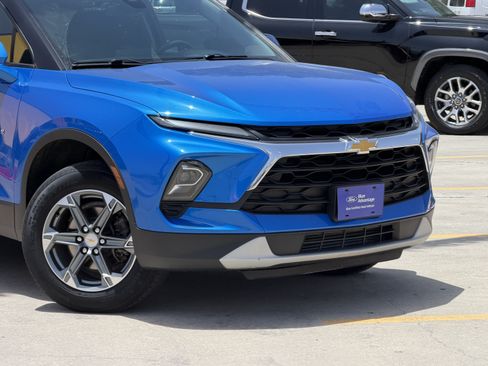 Used 2024 Chevrolet Blazer LT w/ Convenience Package FWD image 2