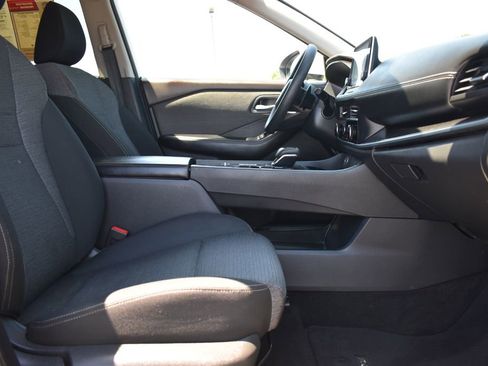 Used 2023 Nissan Rogue SV FWD image 6