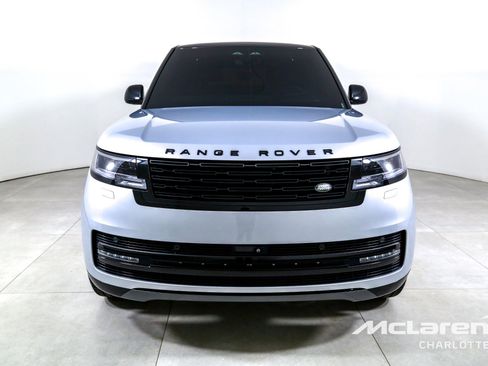 Used 2024 Land Rover Range Rover Long Wheelbase SE image 4