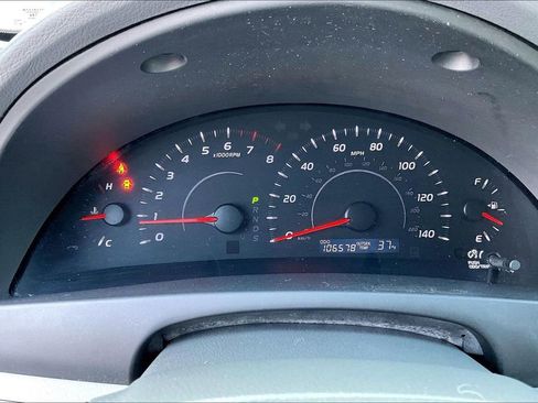 Used 2010 Toyota Camry LE image 23