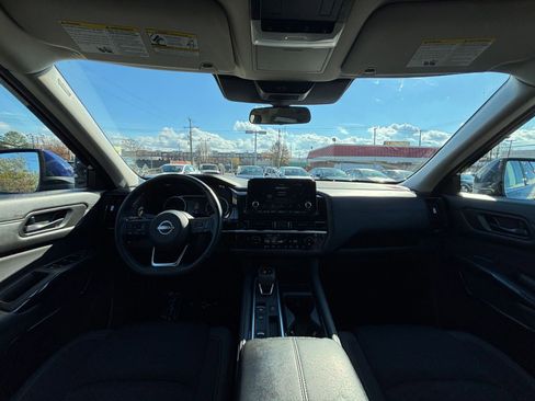 Used 2025 Nissan Pathfinder SV image 33