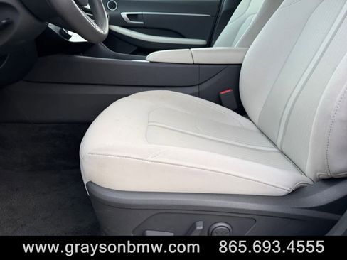Used 2025 Hyundai Sonata SEL FWD image 11