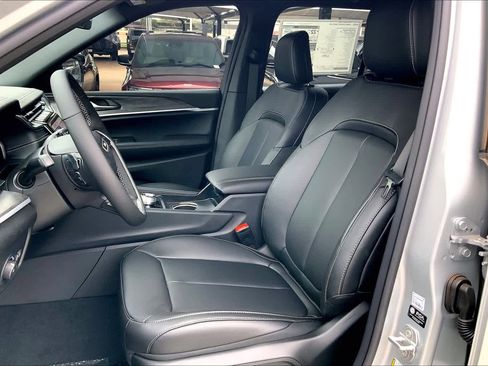 New 2025 Jeep Grand Cherokee Limited w/ Trailer Tow Package image 10