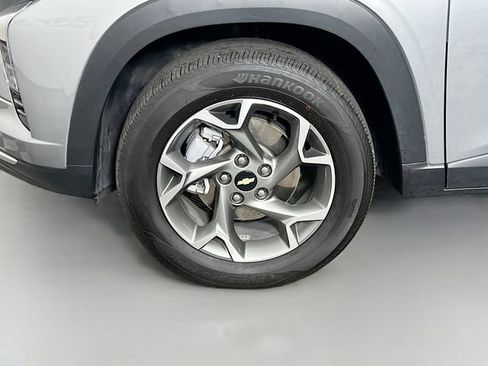 Used 2025 Chevrolet Trax LT image 24