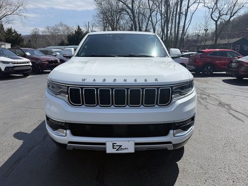 Used 2022 Jeep Wagoneer Series II w/ Premium Group I AWD/4WD image 4