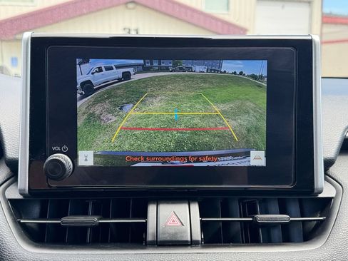 Certified 2025 Toyota RAV4 LE AWD/4WD image 22