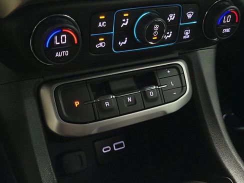 Used 2023 GMC Acadia SLE w/ Driver Convenience Package FWD image 29