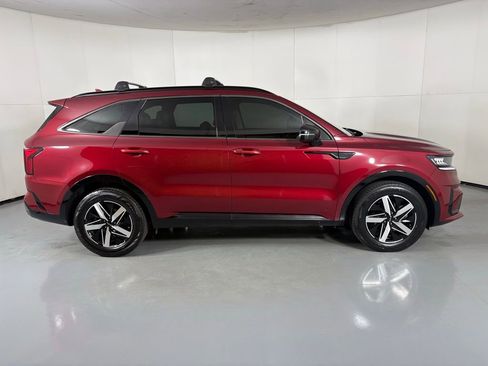 Used 2022 Kia Sorento S image 9