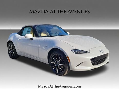 New 2026 MAZDA MX-5 Miata Grand Touring RWD image 3