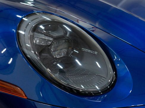 Used 2022 Porsche 911 Turbo image 13