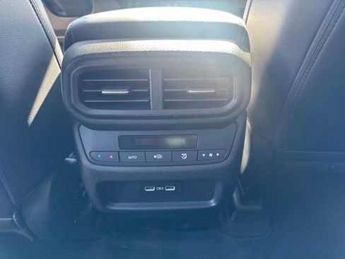 Used 2023 Honda Pilot EX-L image 25