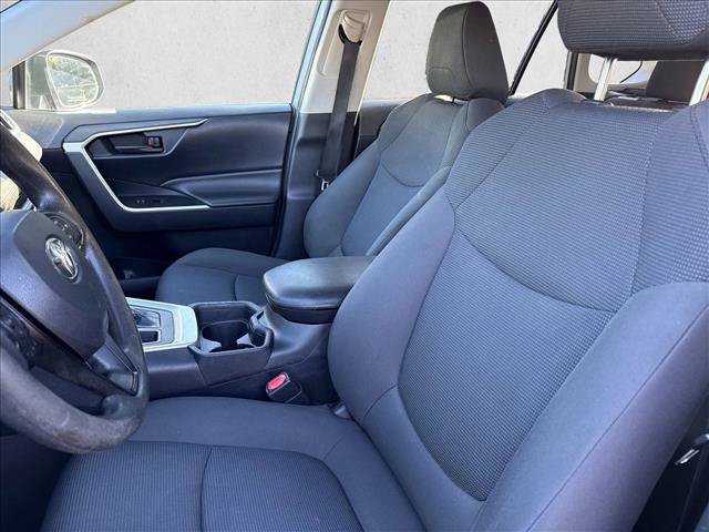 Used 2019 Toyota RAV4 LE FWD image 14