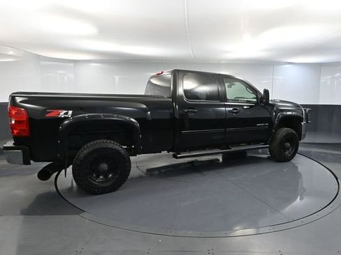 Used 2010 Chevrolet Silverado 2500 LTZ w/ LTZ Plus Package AWD/4WD image 4