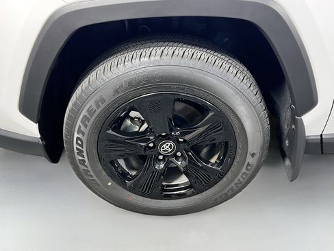 Used 2025 Toyota RAV4 XLE w/ Convenience Package FWD image 13