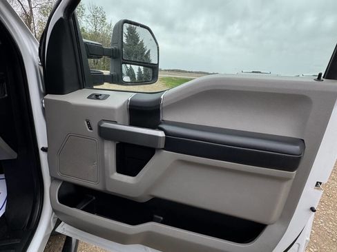 Used 2017 Ford F350 XLT w/ XLT Value Package AWD/4WD image 50