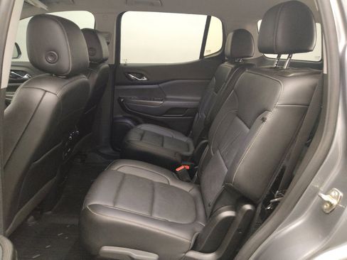 Used 2021 GMC Acadia SLT w/ LPO, Floor Liner Package FWD image 18