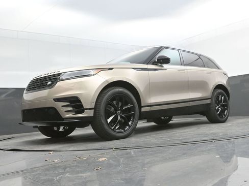New 2026 Land Rover Range Rover Velar Dynamic SE image 36