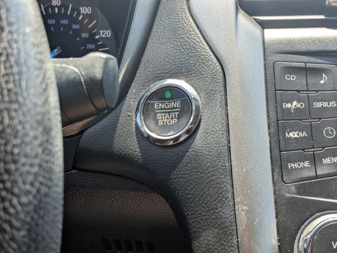 Used 2018 Ford Fusion SE FWD image 22