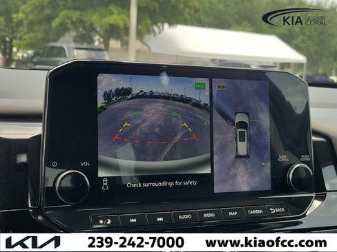 Used 2024 Nissan Pathfinder SL w/ Black Appearance Package FWD image 28