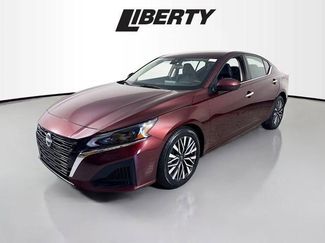 Used 2023 Nissan Altima 2.5 SV video 3
