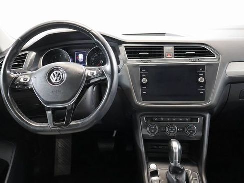Used 2019 Volkswagen Tiguan SE w/ Panoramic Sunroof Package AWD/4WD image 15