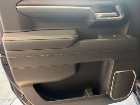 Used 2025 GMC Sierra 1500 SLT image 19